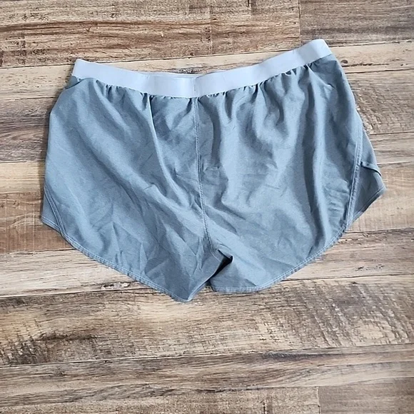 Ladies Under Armour Running Shorts Sz XXL - Picture 4 of 5